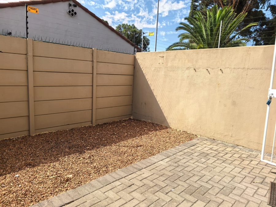 1 Bedroom Property for Sale in Table View Western Cape